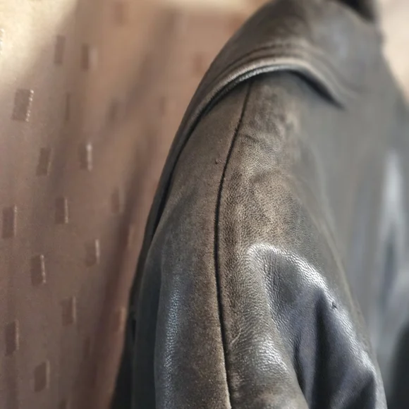 Danier Black Leather Women's Jacket - Picture 4 of 4